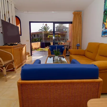Duplex With Free Wifi And Private Garden Meloneras