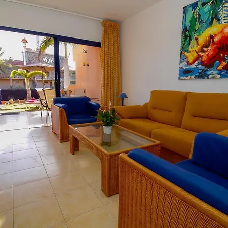 Duplex With Free Wifi And Private Garden Meloneras